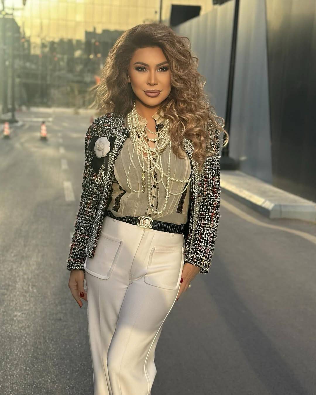 نوال الزغبي تسقط على المسرح... وردّ فعلها سريع (فيديو)