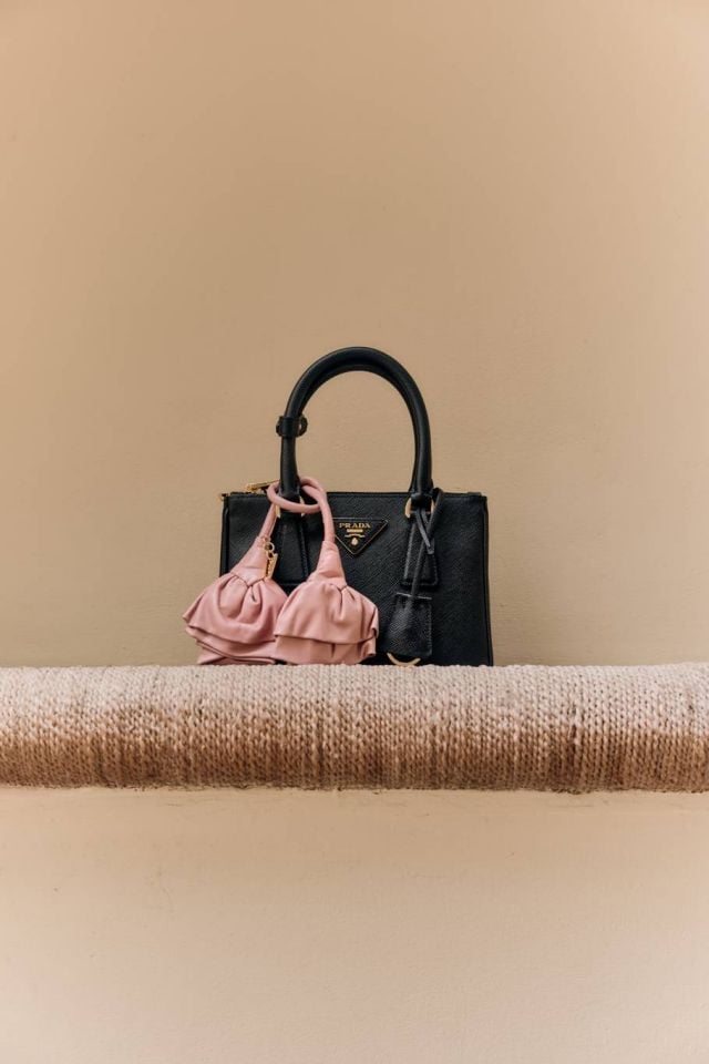 حقيبة ميني Galleria من جلد الـ Saffiano من Prada 
