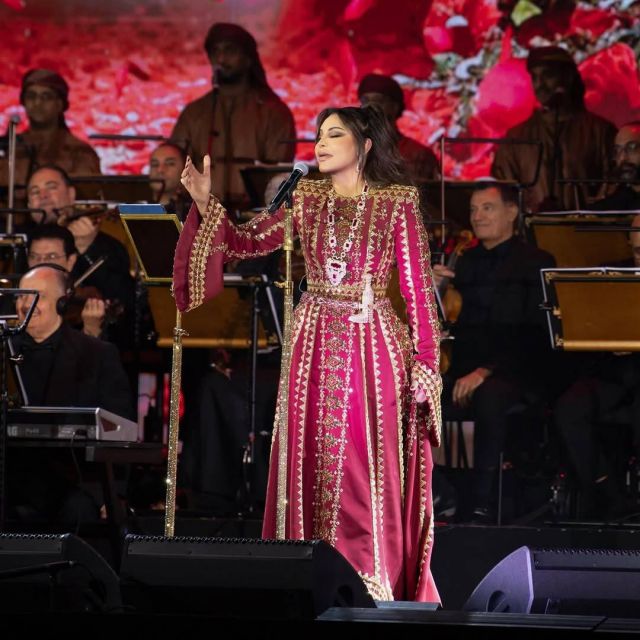 أحلام بسلسلة ضخمة