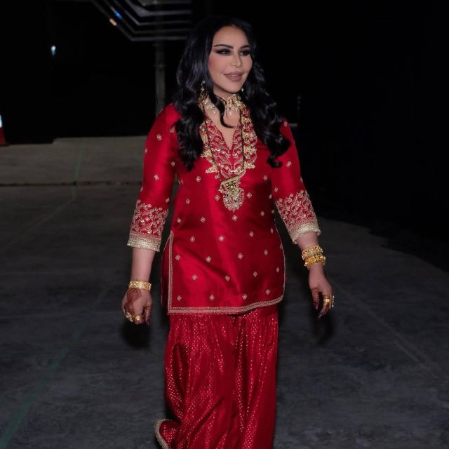 أحلام بعقد ضخم 