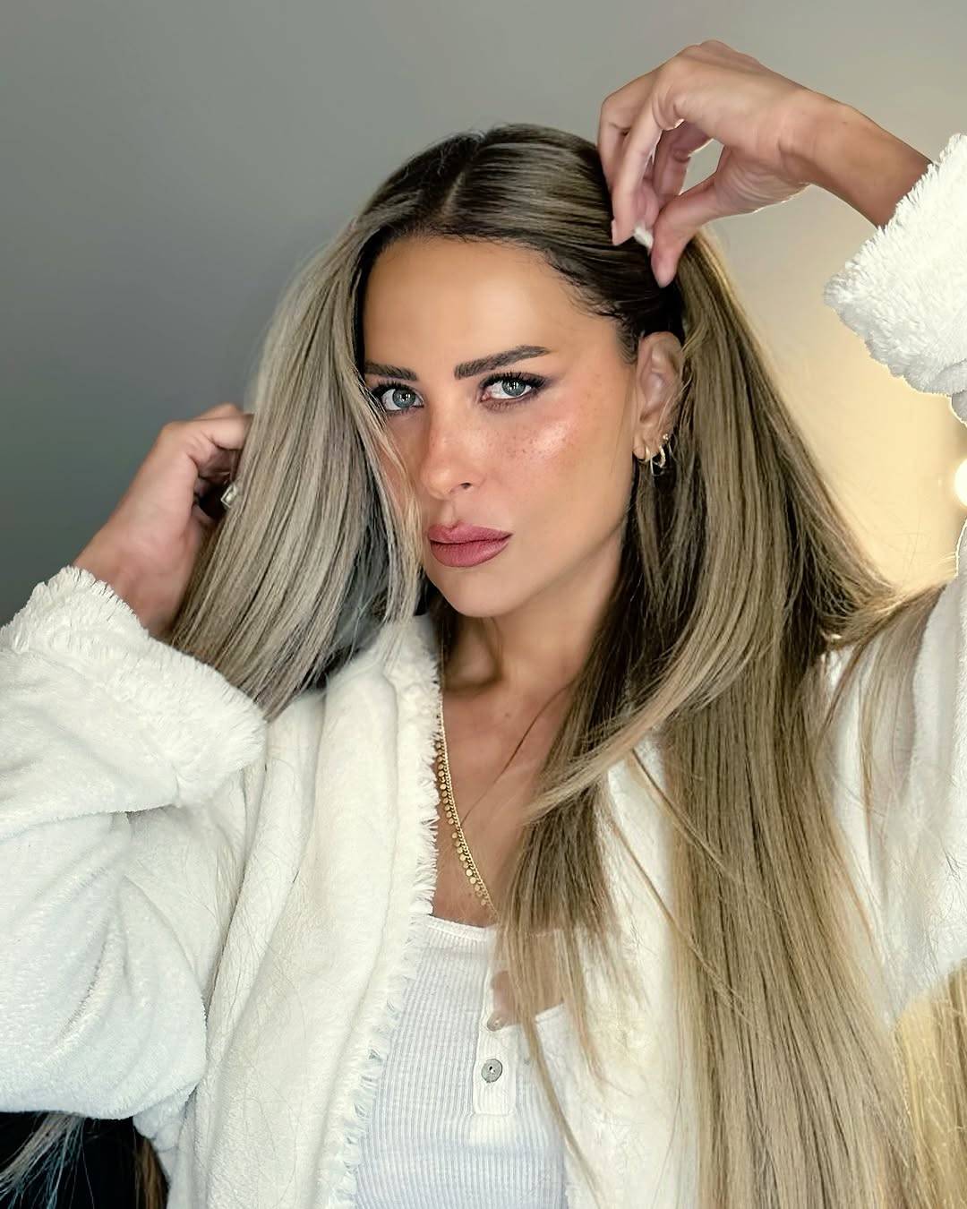 ريم مصطفى تردّ بطريقة غريبة على الساخرين من ملامح وجهها (فيديو)