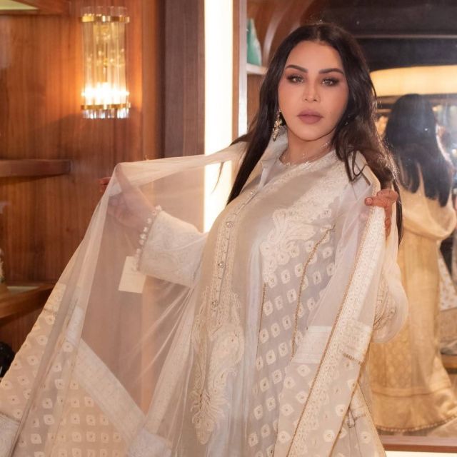 أحلام بثوب تقليدي 