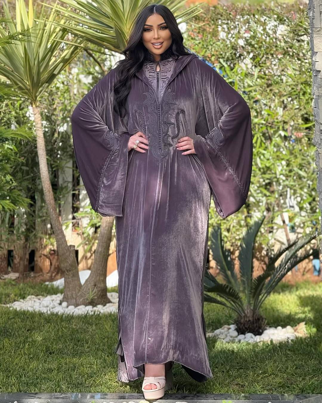 دنيا بطمة تحتفل بعيد ميلادها بفيديو خاص