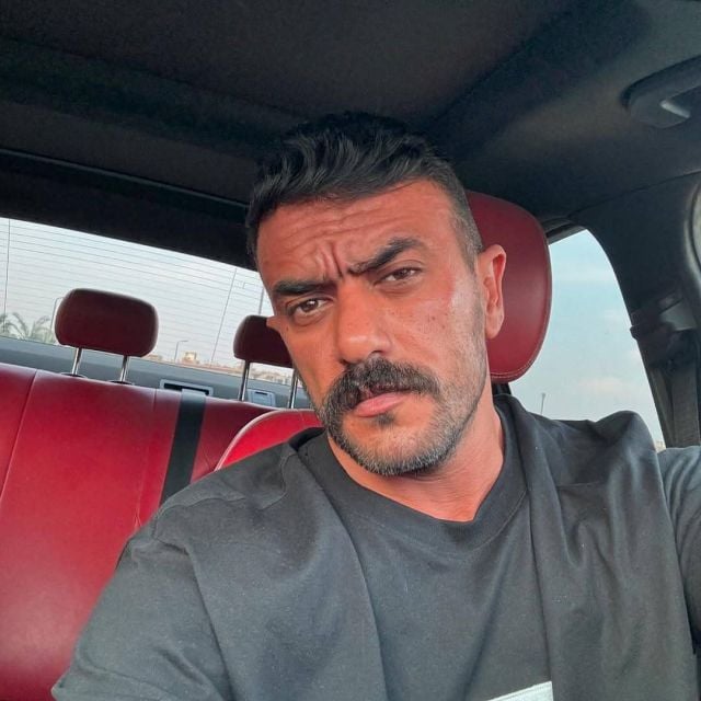 أحمد العوضي يردّ على منتقديه بأسلوبه الخاص (فيديو) أحمد العوضي يردّ على منتقديه بأسلوبه الخاص (فيديو)