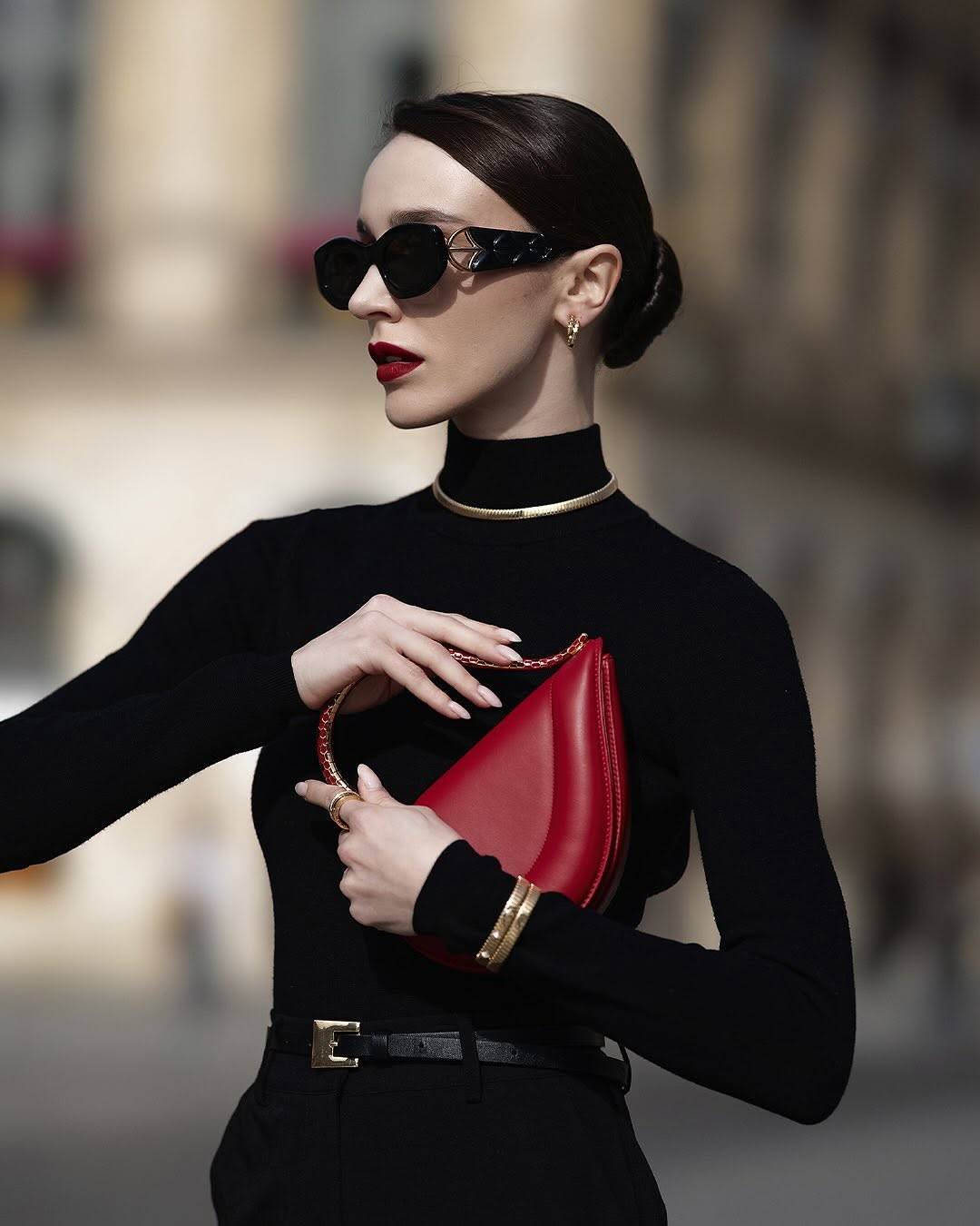 حقائب وإكسسوارات مميّزة من Bulgari لخريف وشتاء 25/26