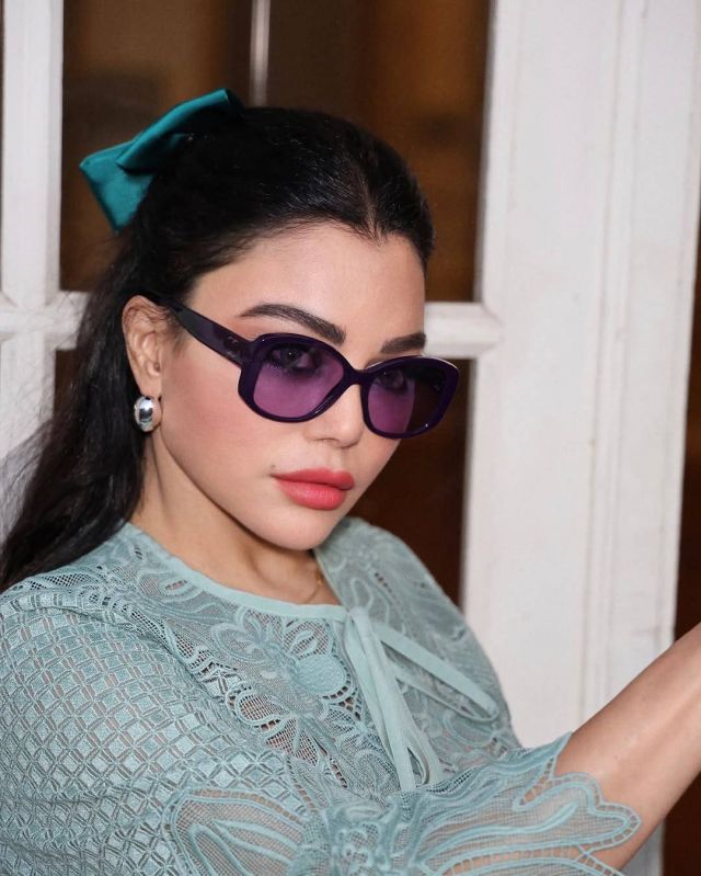 هيفاء وهبي تتألق بصيحة الترتر.. وإلغاء حفل العيد