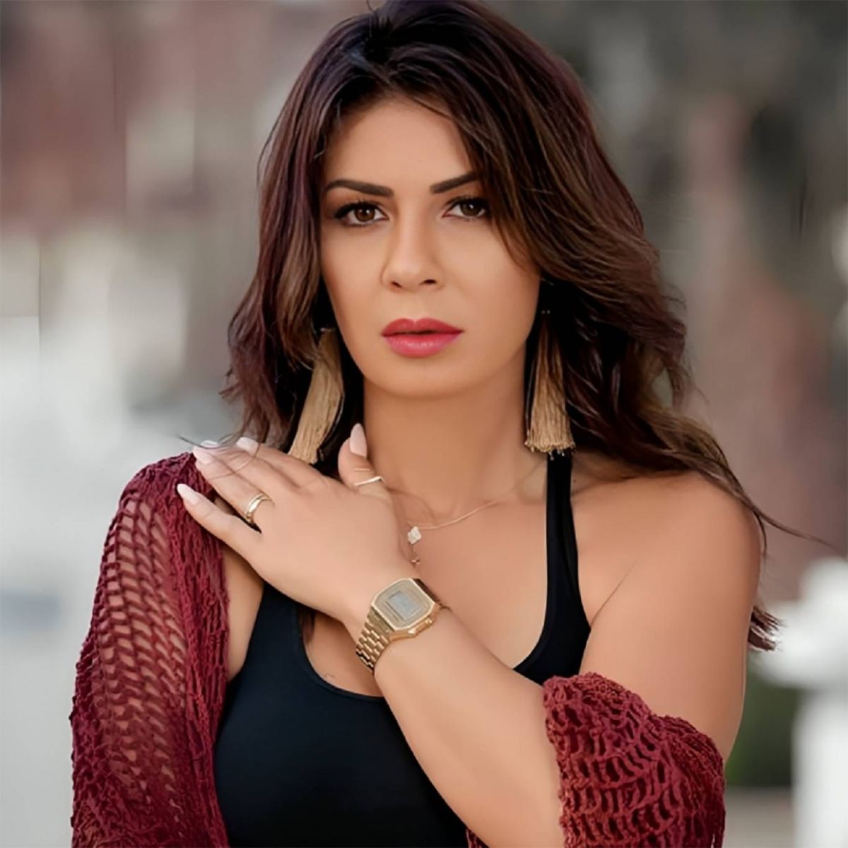 نجلاء بدر توثّق بجرأة لحظات إجرائها عملية تجميل (فيديو)