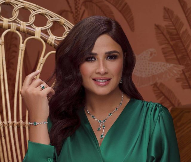 ياسمين عبد العزيز