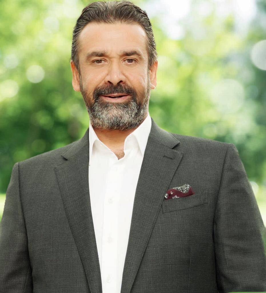 كريم عبد العزيز يُشعل مواقع التواصل ببرومو فيلمه الجديد (فيديو)