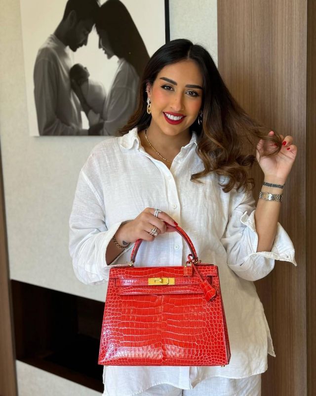 فرح الهادي تستعرض حقائبها الفخمة والنادرة من Hermès