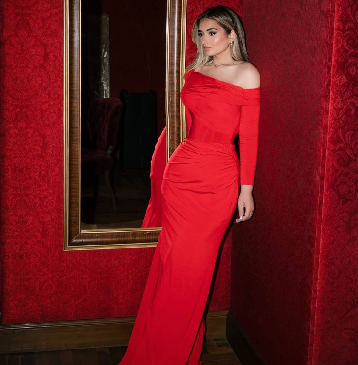 ملك أحمد زاهر تحتفل بيوم ميلاد والدها بكلمات مؤثرة (فيديو)