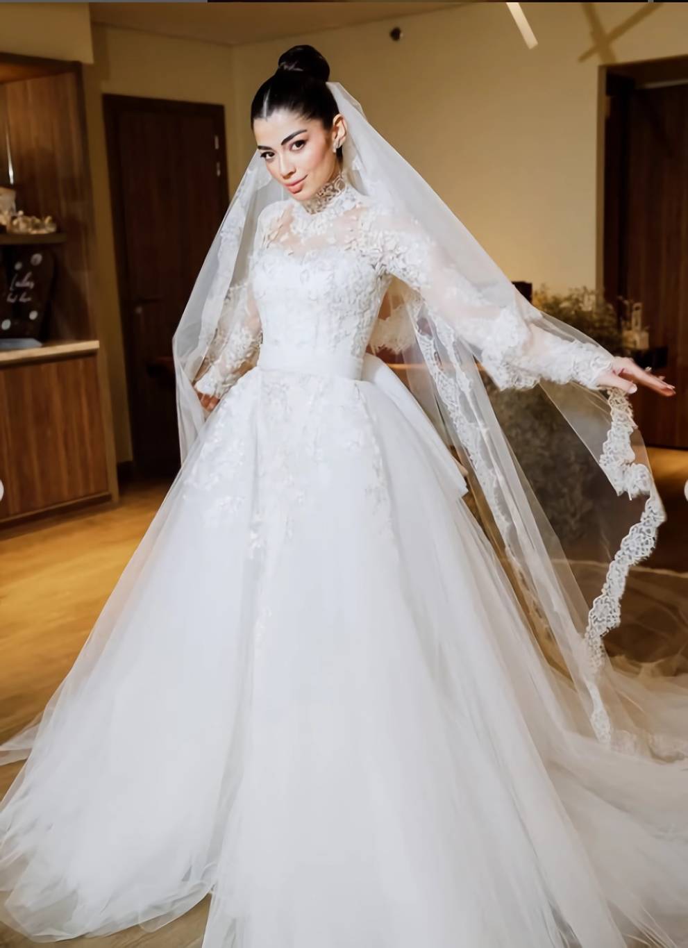 فستان زفاف ليلى أحمد زاهر من تصميم زهير مراد... بكل تفاصيله الساحرة