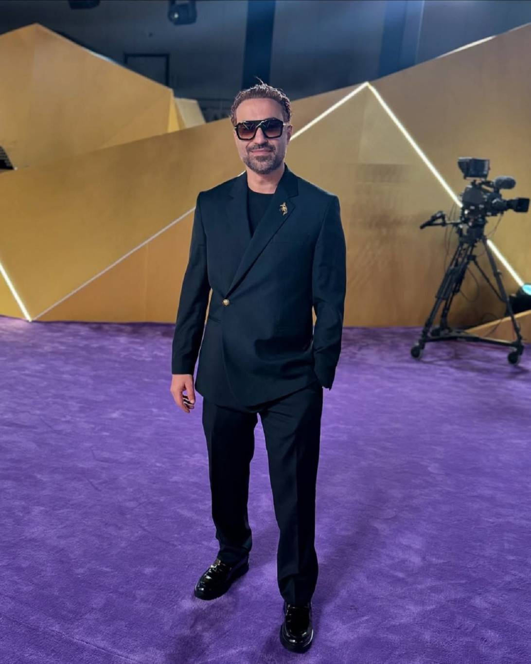 أحمد فهمي يثير حيرة الجمهور بصورة وتعليق غامض