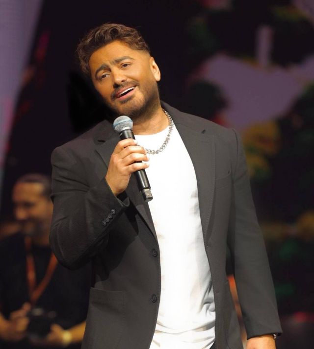 بعد سقوط ستاند إضاءة ووقوع إصابات.. تامر حسني يوضح بعد سقوط ستاند إضاءة ووقوع إصابات.. تامر حسني يوضح