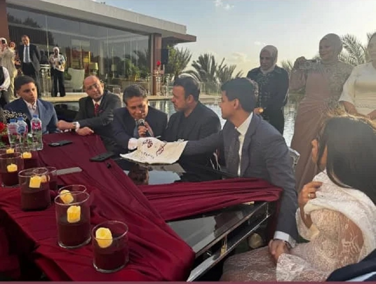 الداعية مصطفى حسني يعقد قران كريم داش