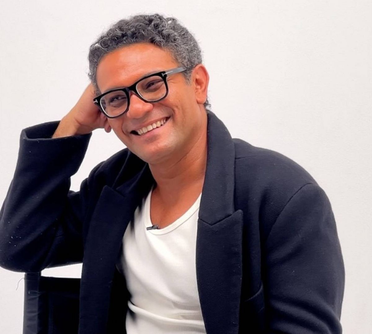 آسر ياسين يكشف كيف يقضي إجازته مع نجله (فيديو)