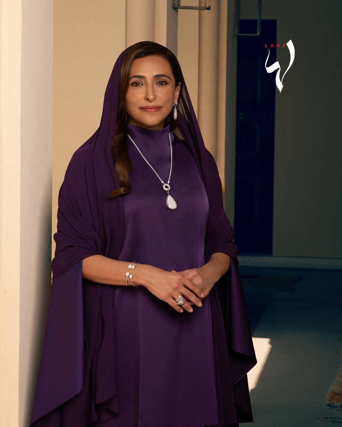 قفطان من Alanoud Haidar، أقراط Serpent Bohème Sleepers, XL Motif من الذهب الأبيض والماس، عقد Serpent Bohème XXL Motif من الذهب الأبيض والماس، أساور Serpent Bohème S Motif من الذهب الأبيض والماس، خاتم Serpent Bohème L Motif من الذهب الأبيض والماس من Boucheron قفطان من Alanoud Haidar، أقراط Serpent Bohème Sleepers, XL Motif من الذهب الأبيض والماس، عقد Serpent Bohème XXL Motif من الذهب الأبيض والماس، أساور Serpent Bohème S Motif من الذهب الأبيض والماس، خاتم Serpent Bohème L Motif من الذهب الأبيض والماس من Boucheron