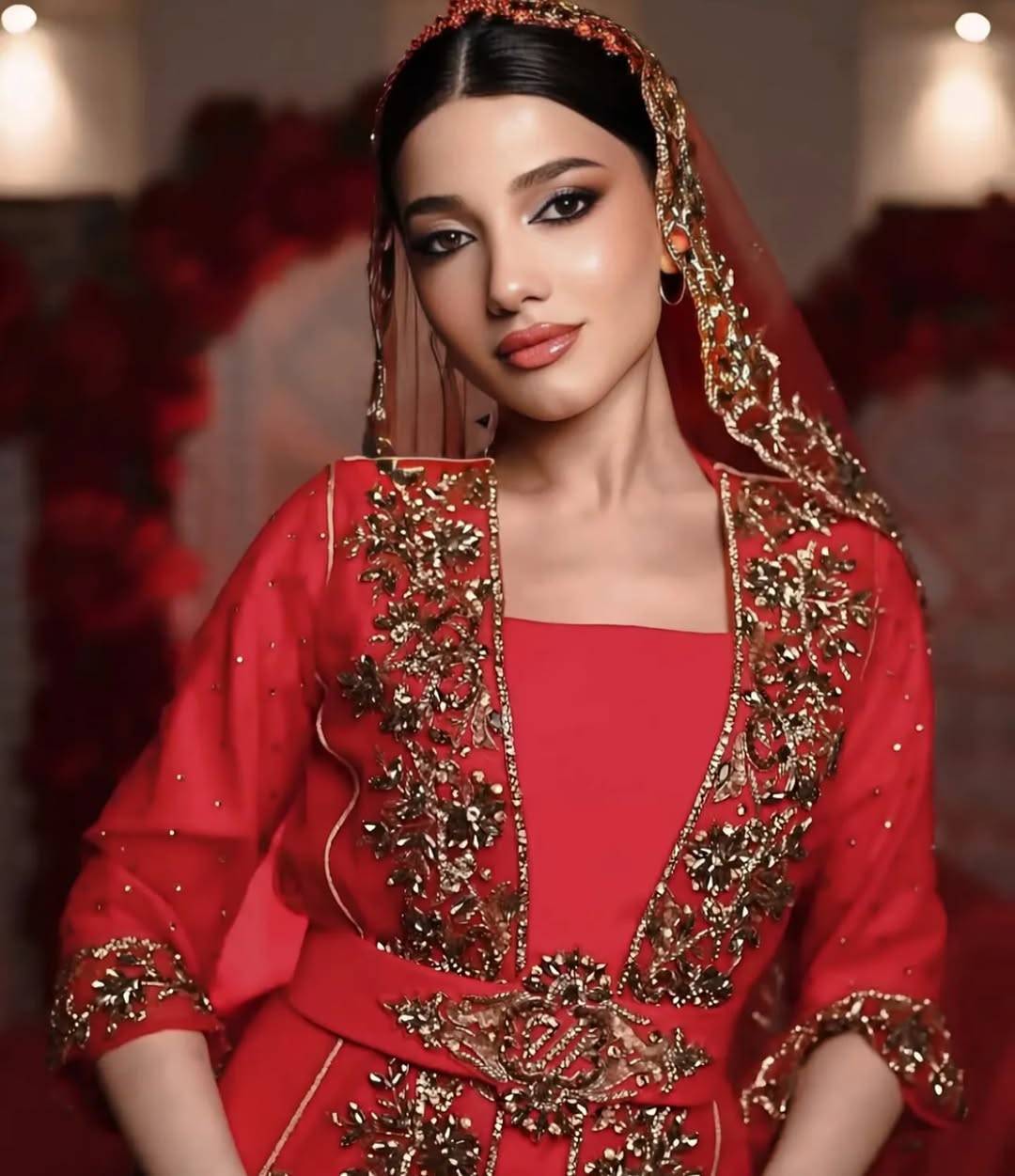 إطلالة نارين بيوتي في حفل الحناء: تألق كرديّ