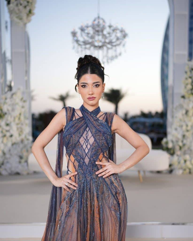 نارين بيوتي تحتفل بعقد قرانها بفستان ناعم