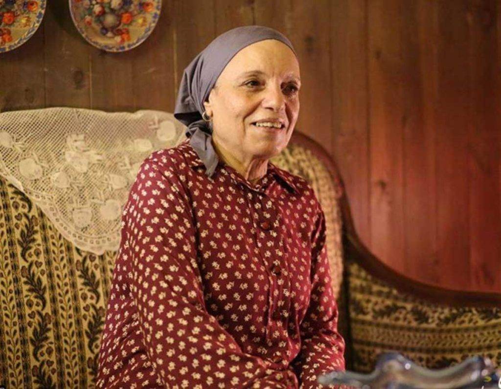 وفاة مخرج مصري وزوجته الفنانة تودعه