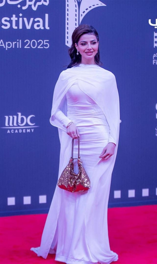 بياض ملكي: نيرمين محسن