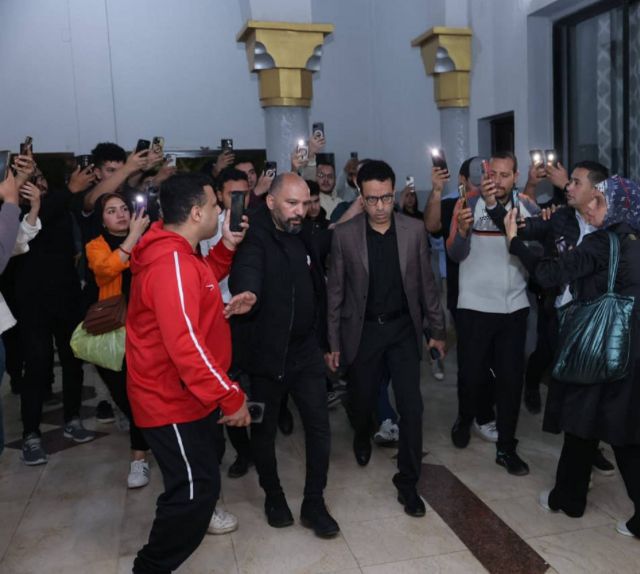 سامح حسين لحظة وصوله العزاء