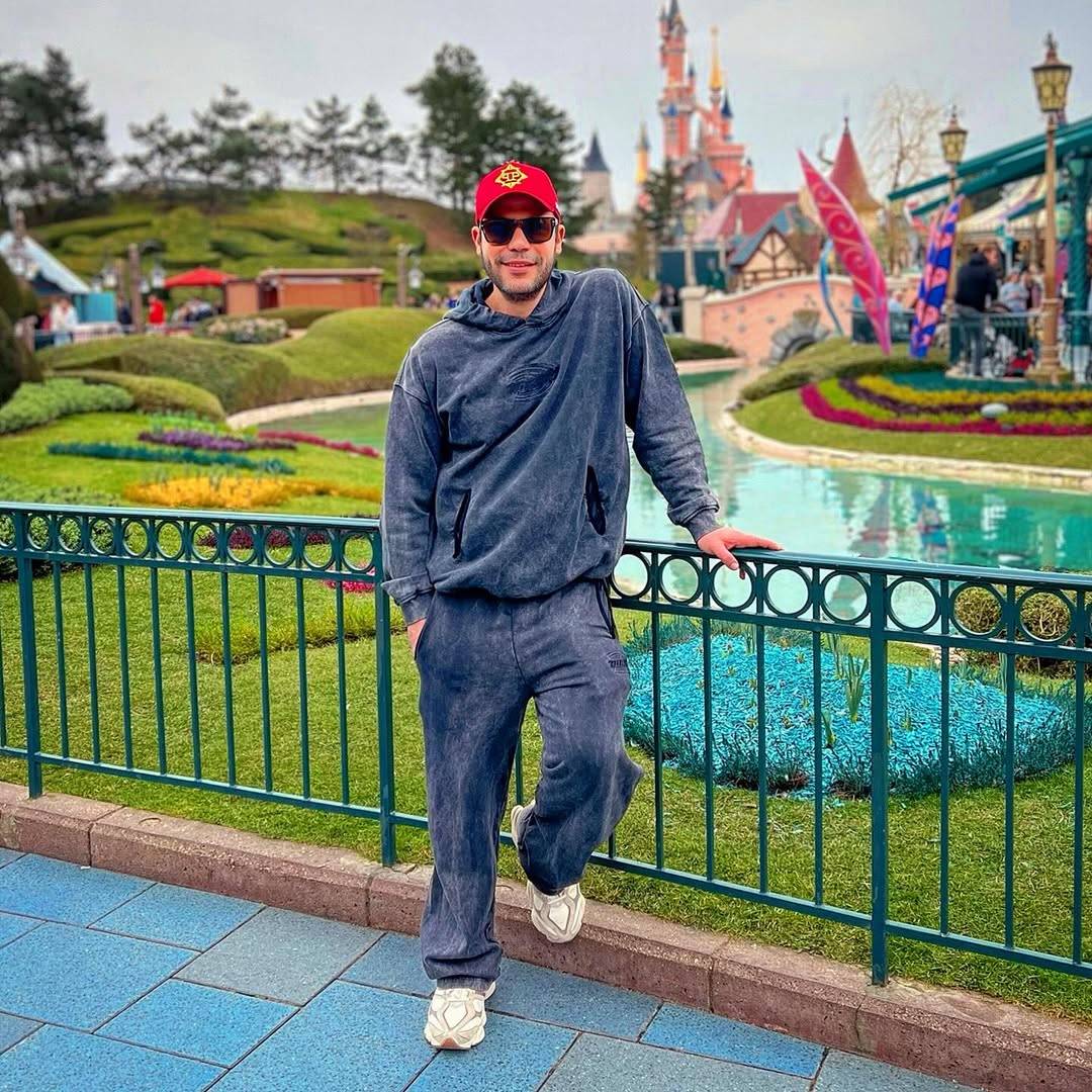 أول ظهور لإبنتي محمد إمام (فيديو)