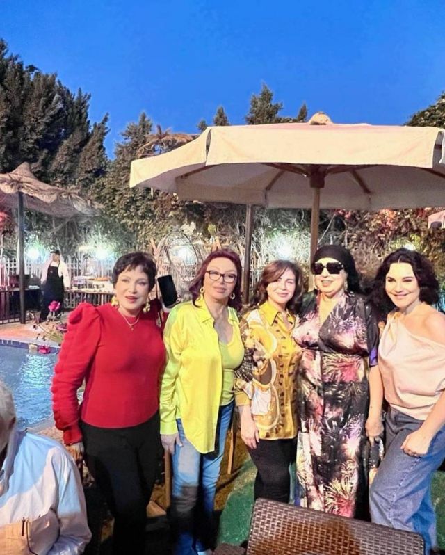 إلهام شاهين ولبلبة وفيفي عبده وسولاف فواخرجي ونبيلة عبيد