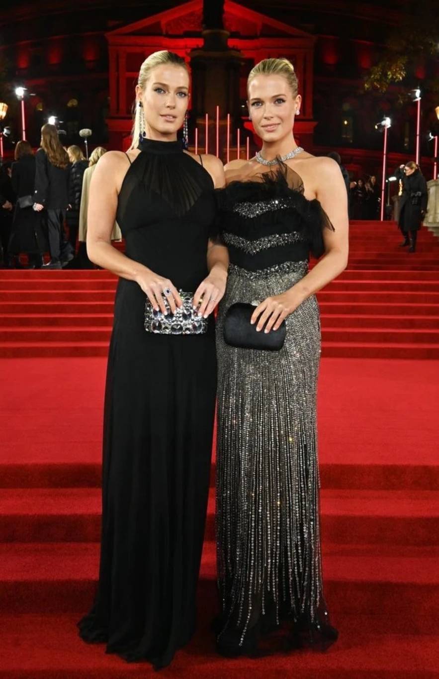 إطلالات أميليا وإليزا سبنسر: أسلوب أنيق ومُتقن عبر السنين