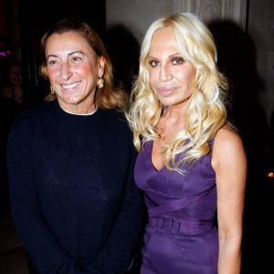 Prada  تستحوذ على منافِستها Versace مقابل 1.4 مليار دولار