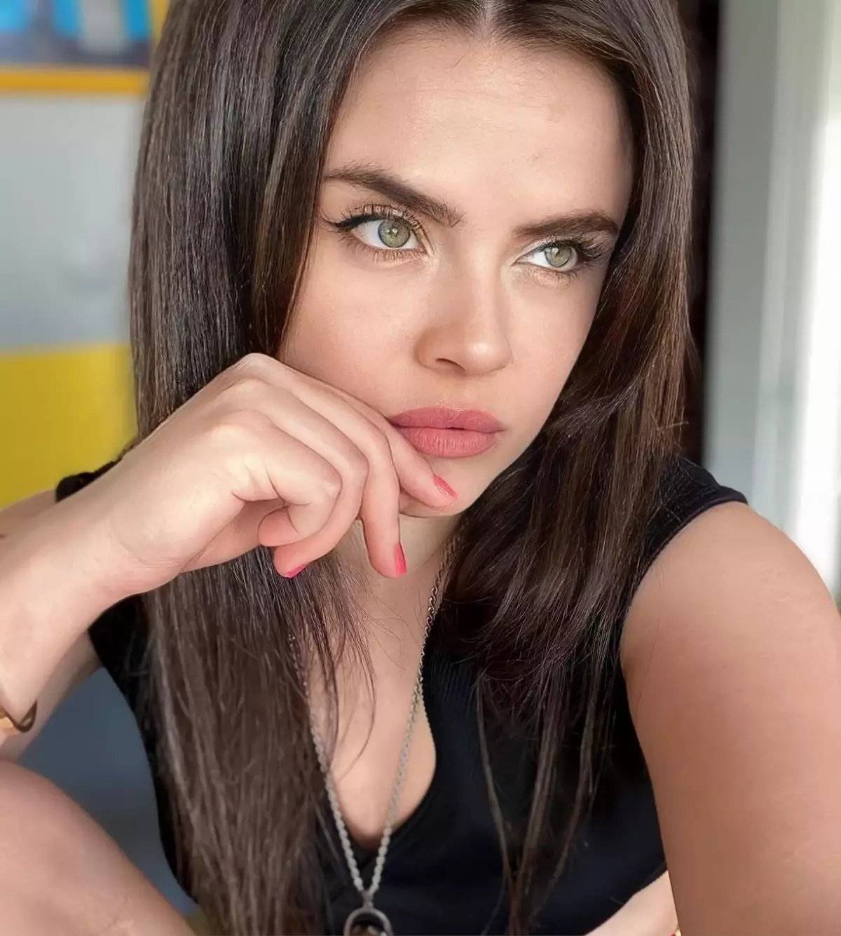 ممثلة تركية تطعن صديقتها حتى الموت (فيديو)