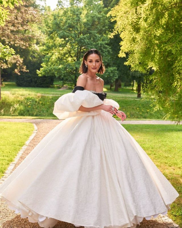 Olivia Palermo  في  Giambattista Valli
