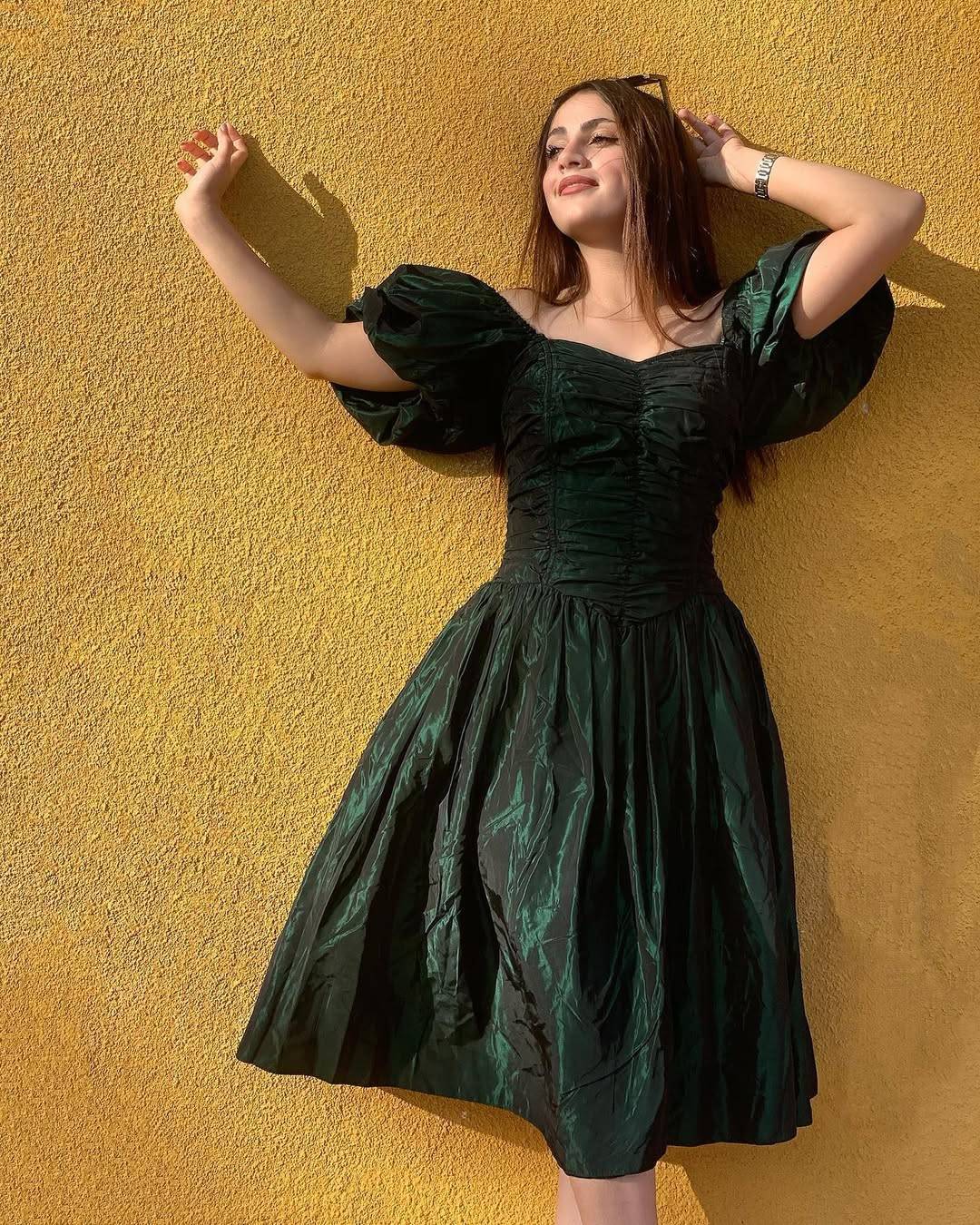 البلوغر سارة عوادين تفاجئ المتابعين بفستان الزفاف (فيديو)