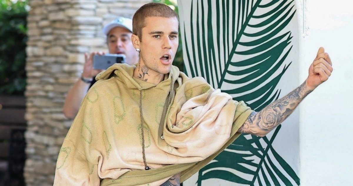 جاستين بيبر يهاجم الصحافة بشكل هستيري ويقلق الجمهور (فيديو)