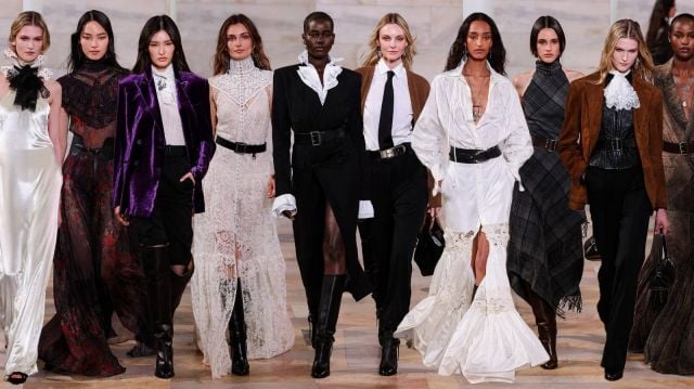 مجموعة Ralph Lauren لخريف 2025: رومنسية متصاعدة