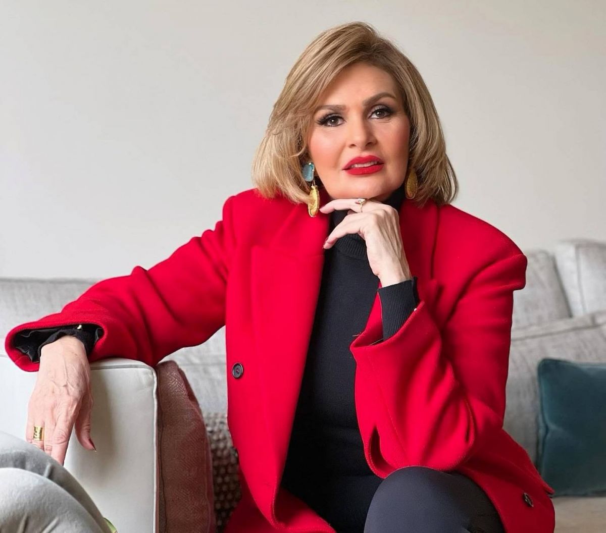 يسرا تدلي برأيها في أزمة بوسي شلبي وابني محمود عبد العزيز