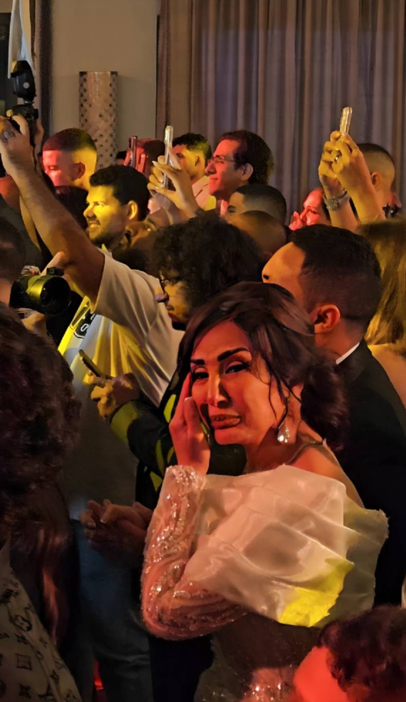 بكاء أمل رزق بكاء أمل رزق