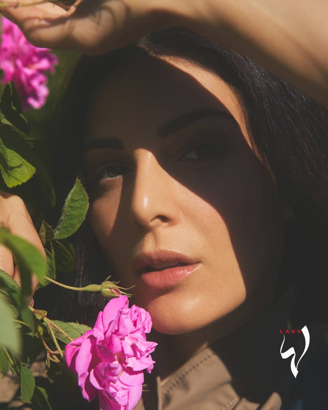 كريم أساس Dior Forever Skin Perfect Multi-Use Foundation، Stick in 2N من Dior Beauty، زيت مضيء للشفاه Dior Lip Glow Oil، in Lemon Glow من Dior Beauty كريم أساس Dior Forever Skin Perfect Multi-Use Foundation، Stick in 2N من Dior Beauty، زيت مضيء للشفاه Dior Lip Glow Oil، in Lemon Glow من Dior Beauty