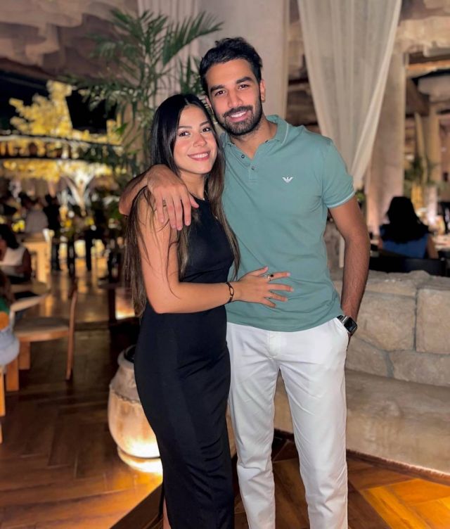 حازم إيهاب وزوجته