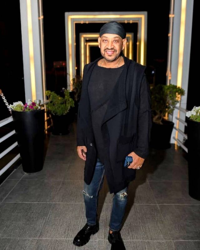 عصام كاريكا