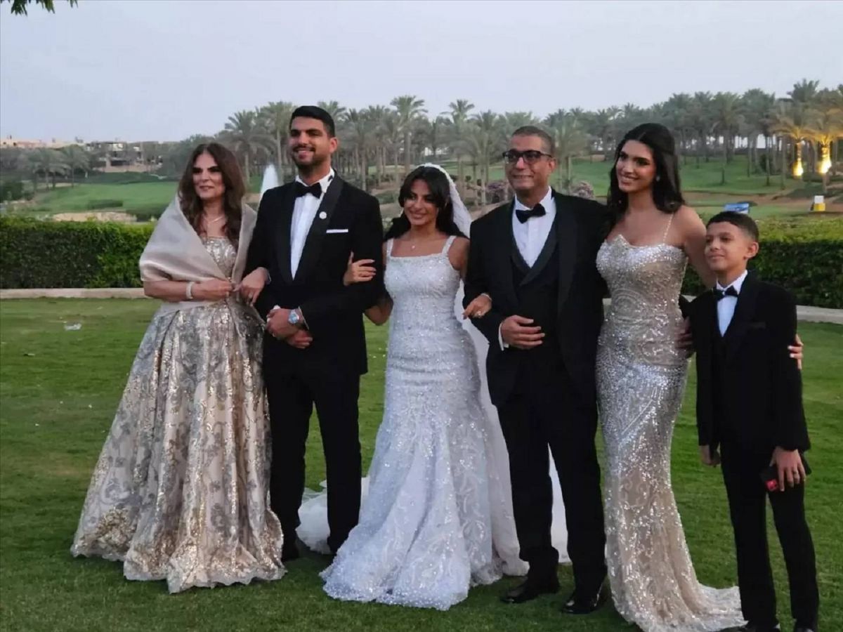 أمل رزق تبكي في زفاف ابنتها هيا بحضور فني كبير (صور)