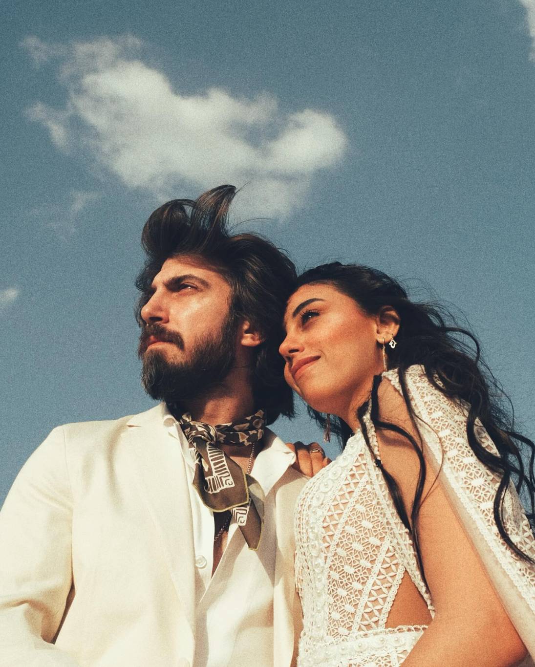 خطوبة فنان سوري شهير وشابة مصرية أمام الأهرامات