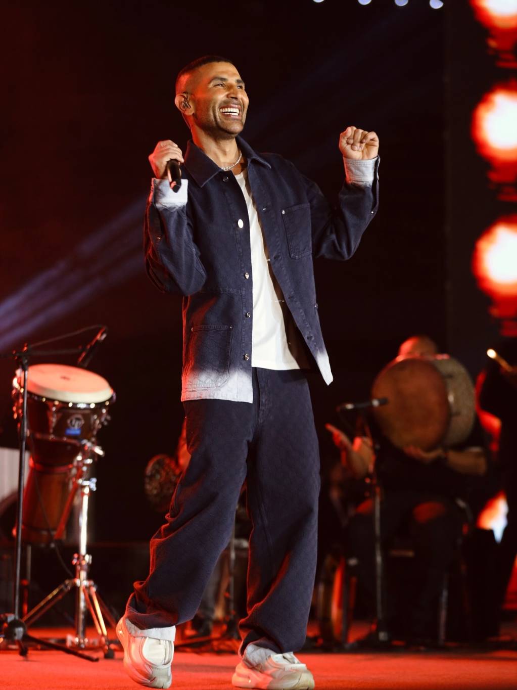 أحمد سعد يوجّه رسالة لرجل أعمال شهير في حفله ببغداد (صور)