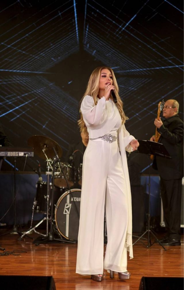 نيكول سابا تغنّي