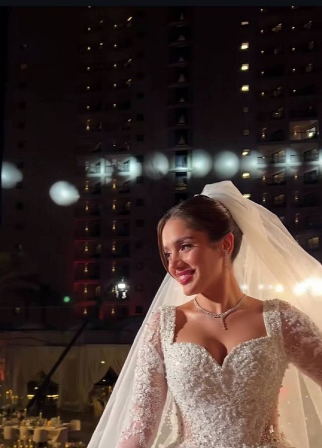 رنا رئيس بالفستان الأبيض