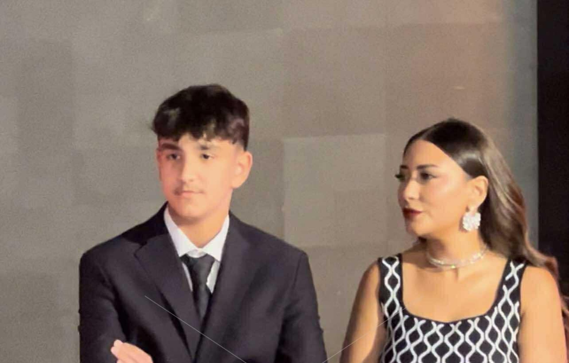 نجل كريم عبد العزيز يكشف موقف والده من عمله بالتمثيل (فيديو)