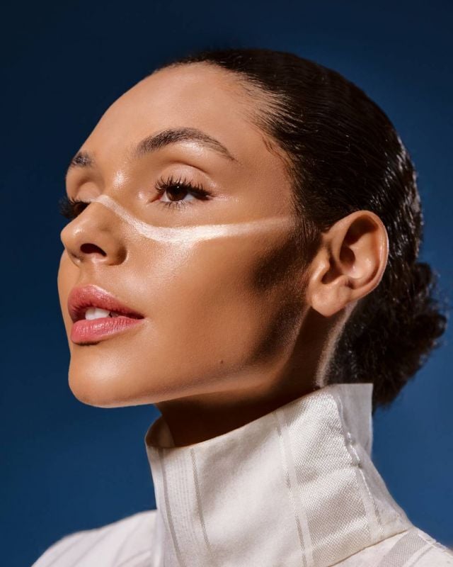 Benefit توهّج العطلة المثالي مع 