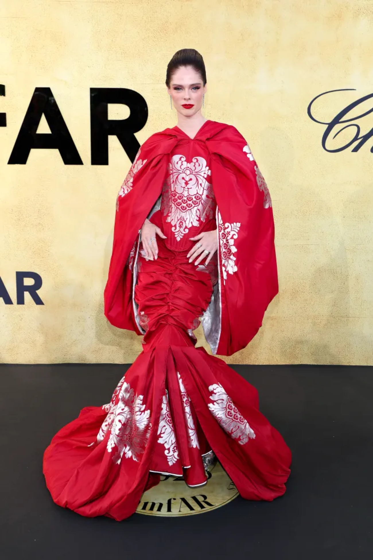 إطلالات ساحرة ومبهرة في حفل amfAR 2025 النجمات يتألقن بتصاميم عالمية راقية