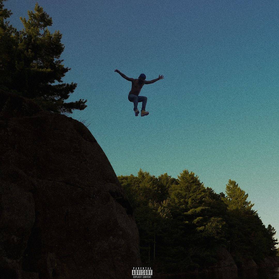 طعن مغنٍّ عالمي 14مرة في السجن... إليكم التفاصيل