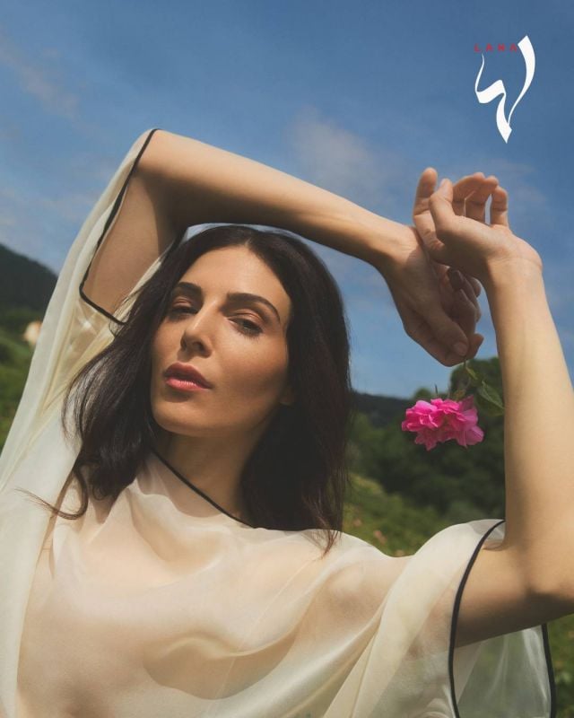 رزان جمّال بكواليس عفوية في جلستها التصويرية مع LAHA x Dior